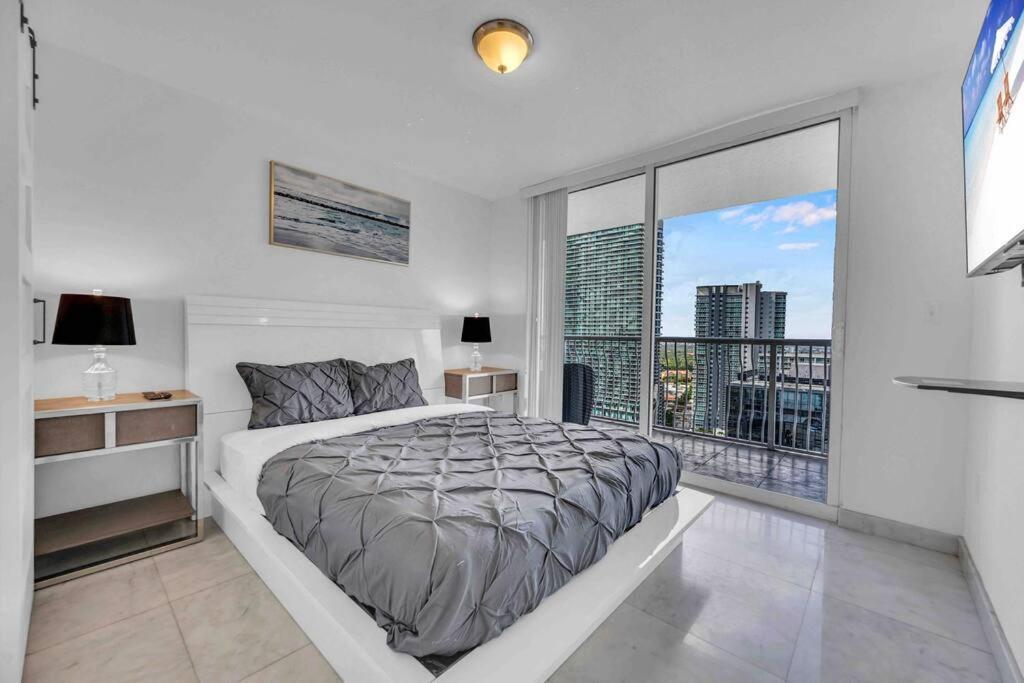 Iconic High Floor 3 Bedrooms In The Heart Of Маямі Екстер'єр фото