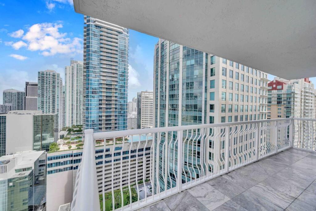 Iconic High Floor 3 Bedrooms In The Heart Of Маямі Екстер'єр фото