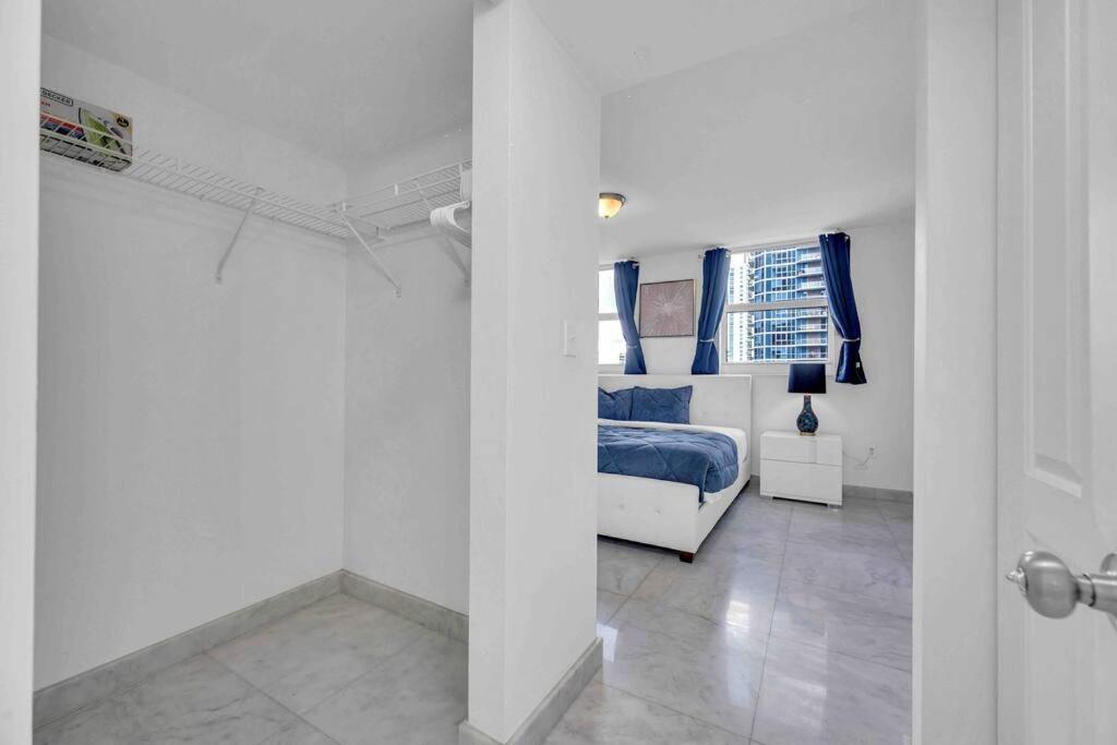 Iconic High Floor 3 Bedrooms In The Heart Of Маямі Екстер'єр фото