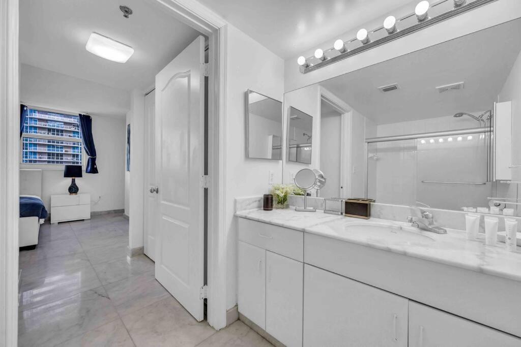 Iconic High Floor 3 Bedrooms In The Heart Of Маямі Екстер'єр фото
