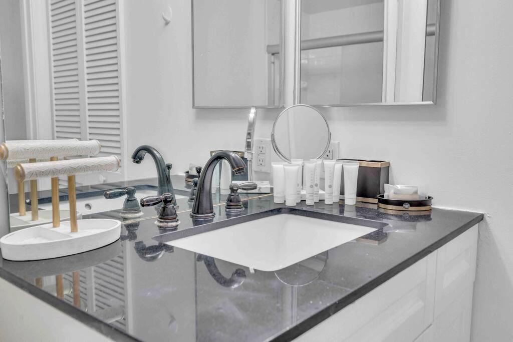 Iconic High Floor 3 Bedrooms In The Heart Of Маямі Екстер'єр фото