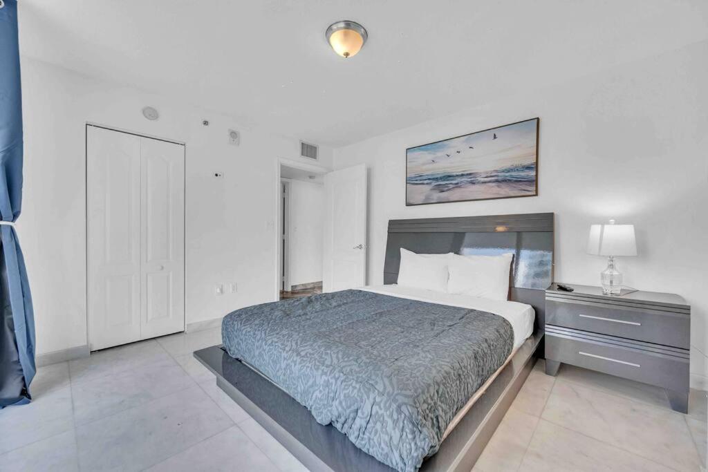 Iconic High Floor 3 Bedrooms In The Heart Of Маямі Екстер'єр фото