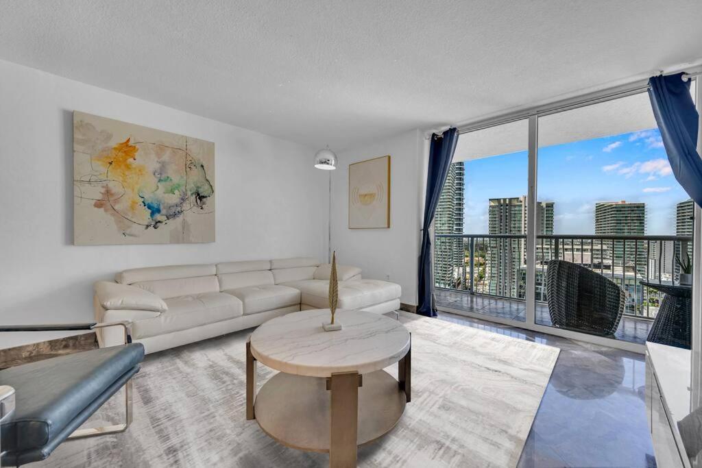 Iconic High Floor 3 Bedrooms In The Heart Of Маямі Екстер'єр фото