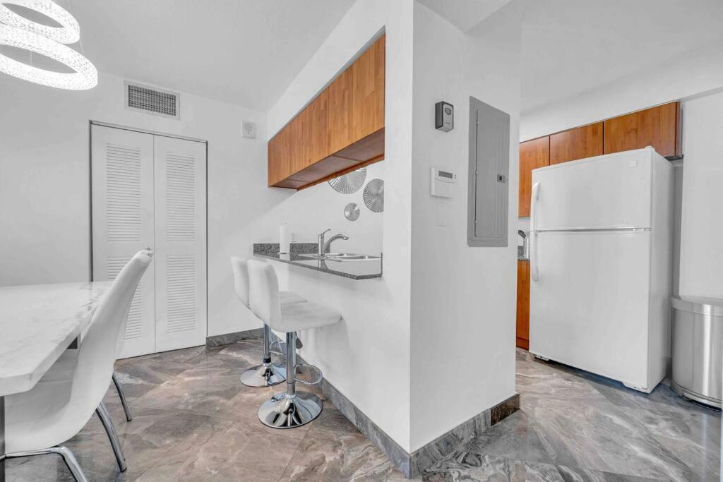 Iconic High Floor 3 Bedrooms In The Heart Of Маямі Екстер'єр фото